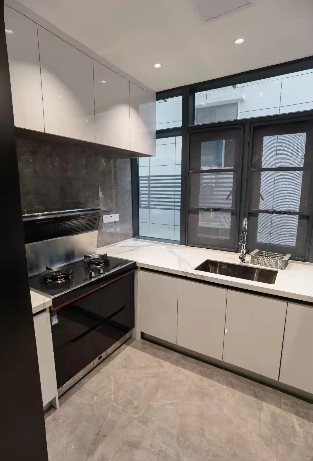 091256020413.jpg 廚房.jpg